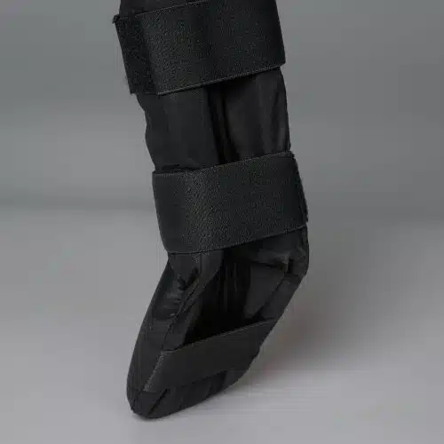 1916 Old School Velcro Scheenbeschermer Zwart