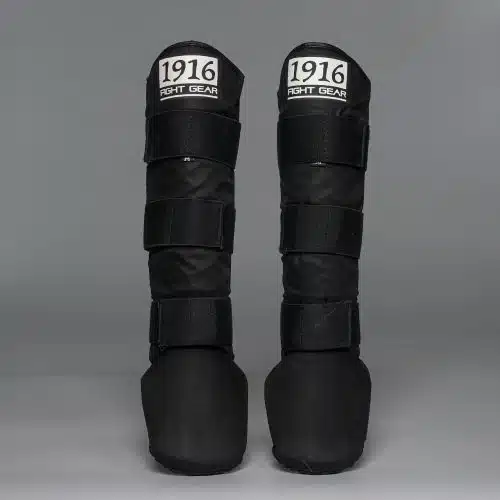 1916 Old School Velcro Scheenbeschermer Zwart