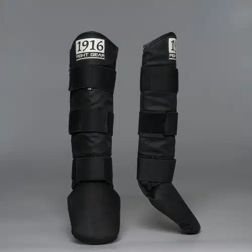 1916 Old School Velcro Scheenbeschermer Zwart