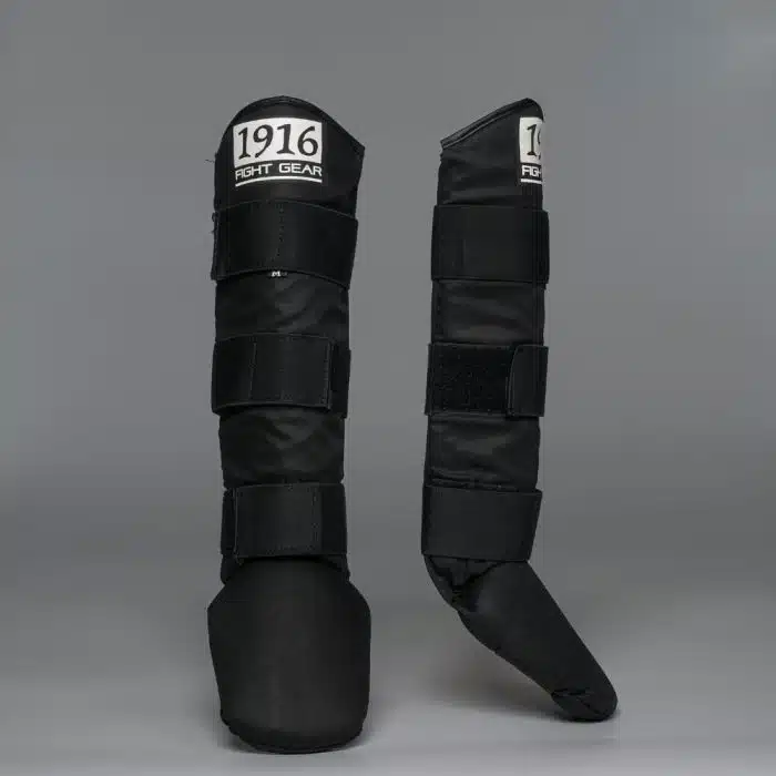 1916 Old School Velcro Scheenbeschermer Zwart