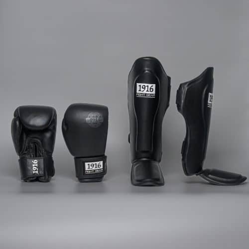 1916 Kickboks Set Leer