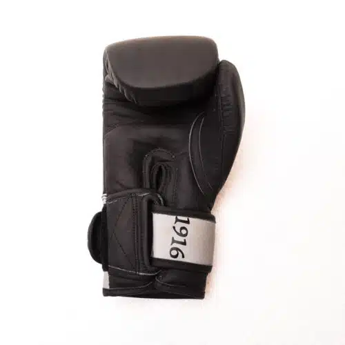 1916 bokshandschoen legend metal