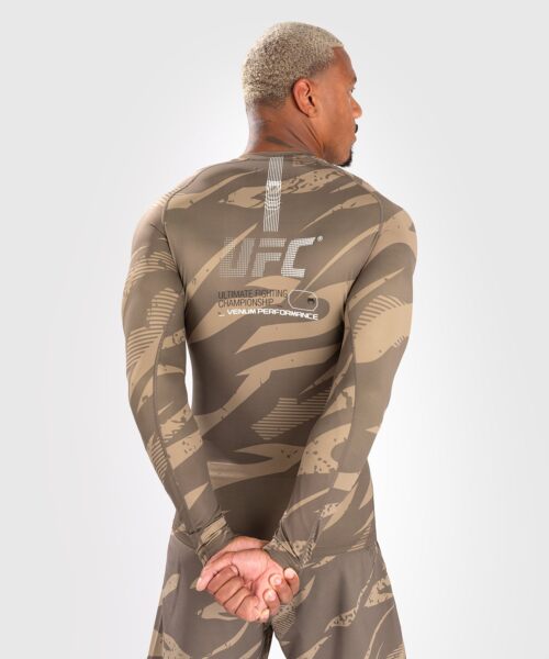 UFC Adrenaline By Venum Fight Week Prestatie Rashguard Met Lange Mouwen - Desert Camo