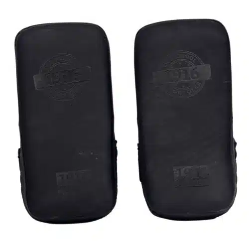 1916 fight gear classic training dura pads zwart