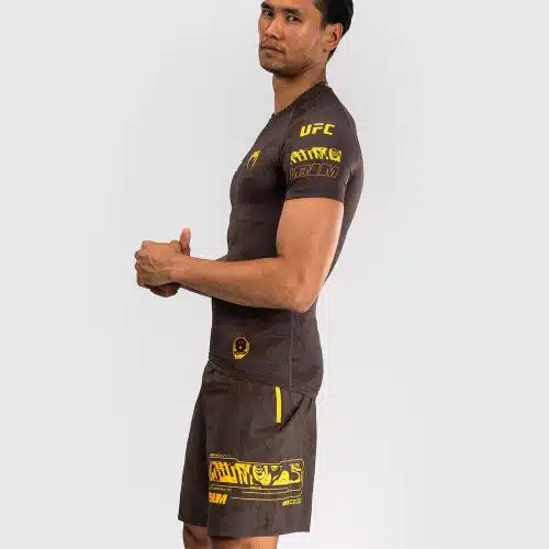 UFC Venum Performance Rashguard Korte Mouwen Dark Brown