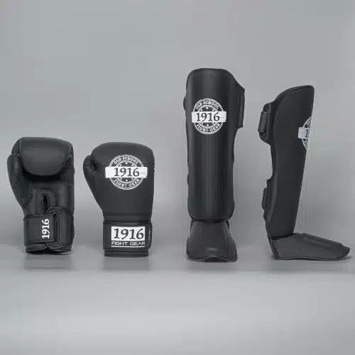 1916 Fight Gear Kickboks Set Legend Pu Special Black/White