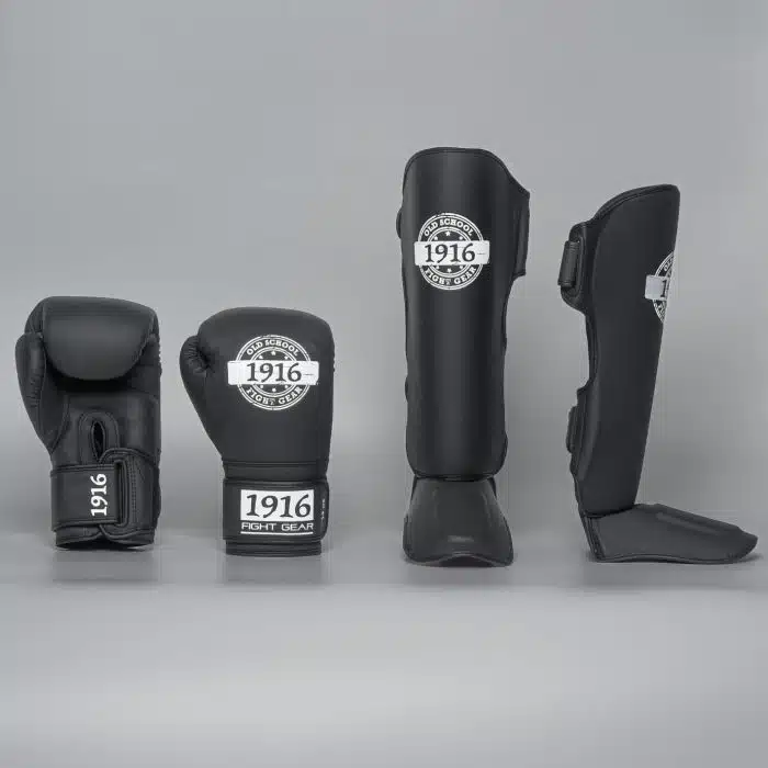 1916 Fight Gear Kickboks Set Legend Pu Special Black/White